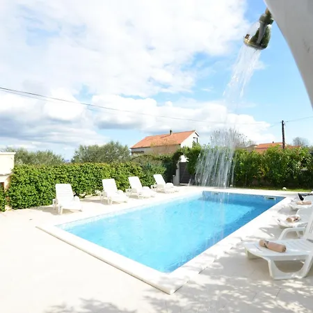 Zvizda Villa