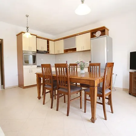 Zvizda Villa *