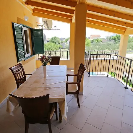 Zvizda Villa *